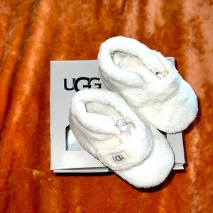 UGG